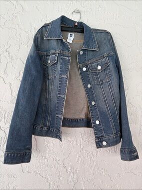 GAP Women's Medium Blue Denim Jacket